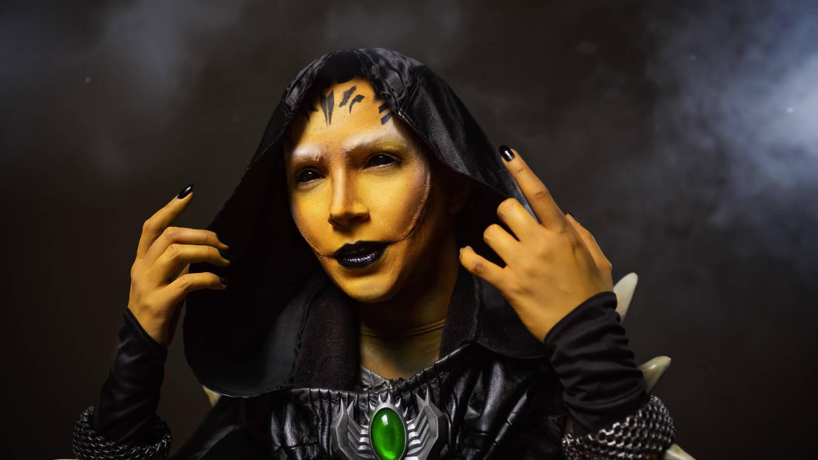 The Hive Protects Its Young: Cosplayer Brings D’Vorah from Mortal Kombat X to Life