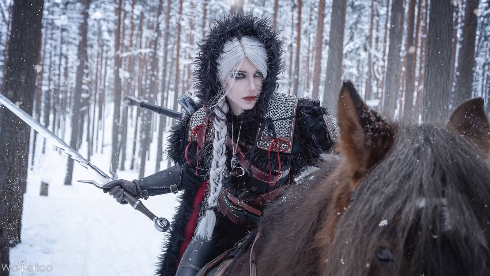 Цири в заснеженном лесу: атмосферный косплей по мотивам «Ведьмака 4» Цири в заснеженном лесу: атмосферный косплей по мотивам «Ведьмака 4»