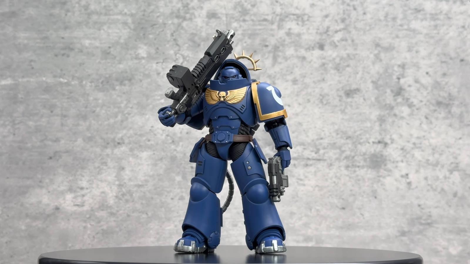 JoyToy представила распаковку фигурки Тяжёлого Заступника Ультрамаринов из Warhammer 40,000: Space Marine 2