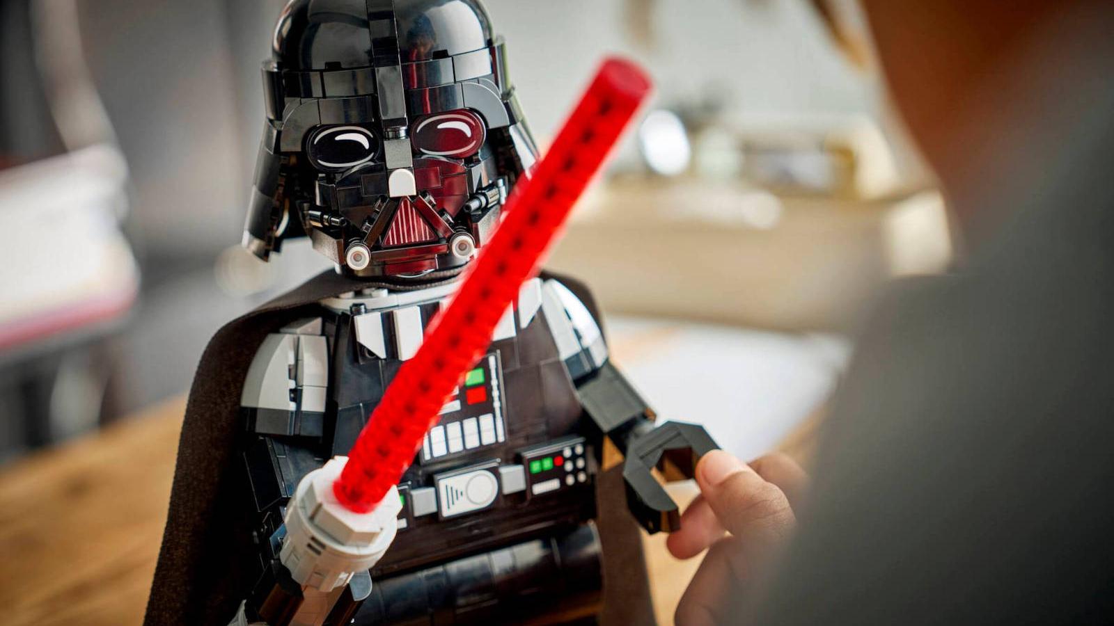 LEGO открыла предзаказ на гигантскую минифигурку Дарта Вейдера LEGO открыла предзаказ на гигантскую минифигурку Дарта Вейдера