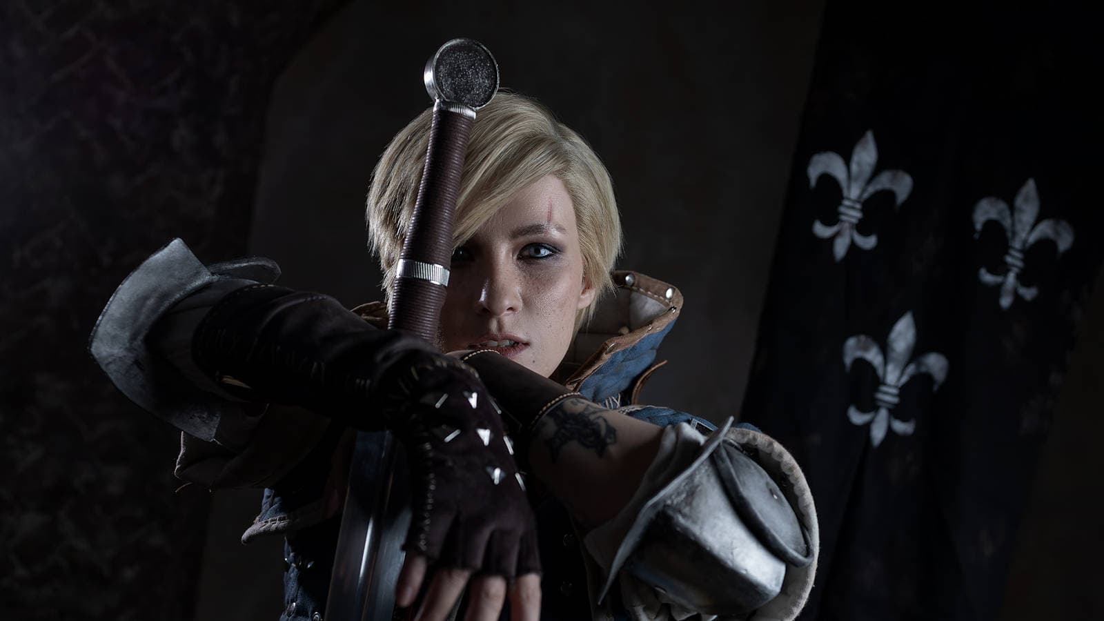 Косплей на Бьянку из The Witcher 2: воительница «Синих Полосок» в реалистичном образе