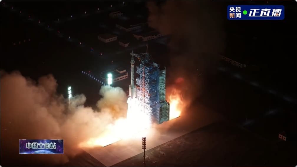 Китайский «Шэньчжоу-23» успешно пристыковался к станции «Тяньгун» для годовой миссии с сотней экспериментов Китайский «Шэньчжоу-23» успешно пристыковался к станции «Тяньгун» для годовой миссии с сотней экспериментов