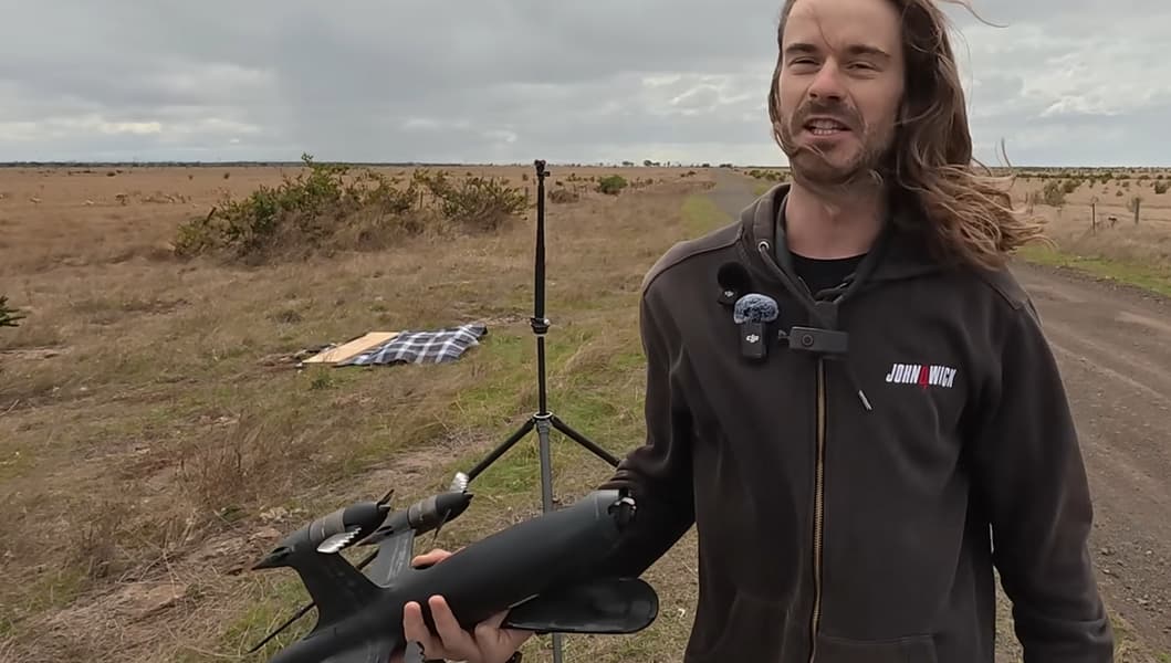 Дрон Blackbird разогнался до 730 км/ч, сравнявшись по скорости с самолетами Дрон Blackbird разогнался до 730 км/ч, сравнявшись по скорости с самолетами