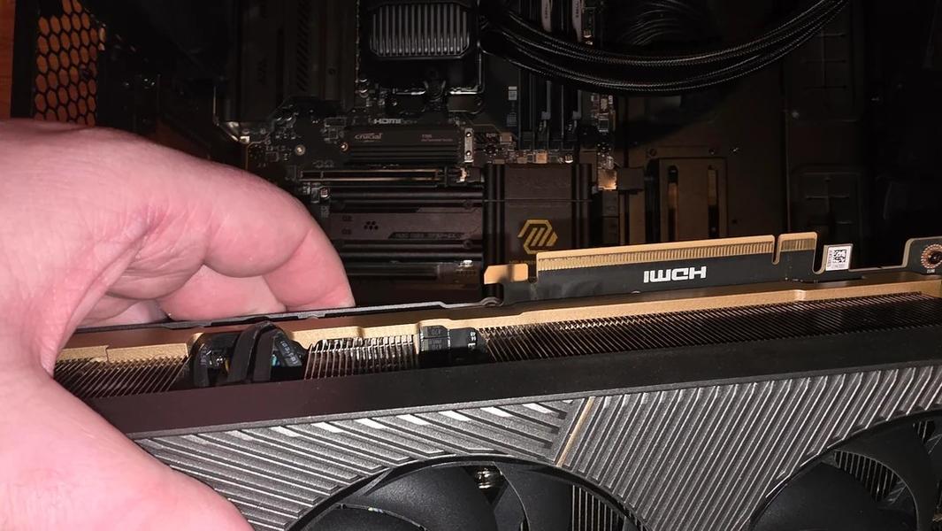 GeForce RTX 5090 снова вышла из строя с дымом и хлопком: проблема оказалась не в разъеме питания GeForce RTX 5090 снова вышла из строя с дымом и хлопком: проблема оказалась не в разъеме питания