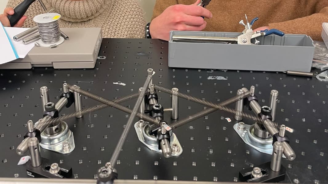 Создан компьютер будущего, работающий без чипов, батареек и электричества Создан компьютер будущего, работающий без чипов, батареек и электричества