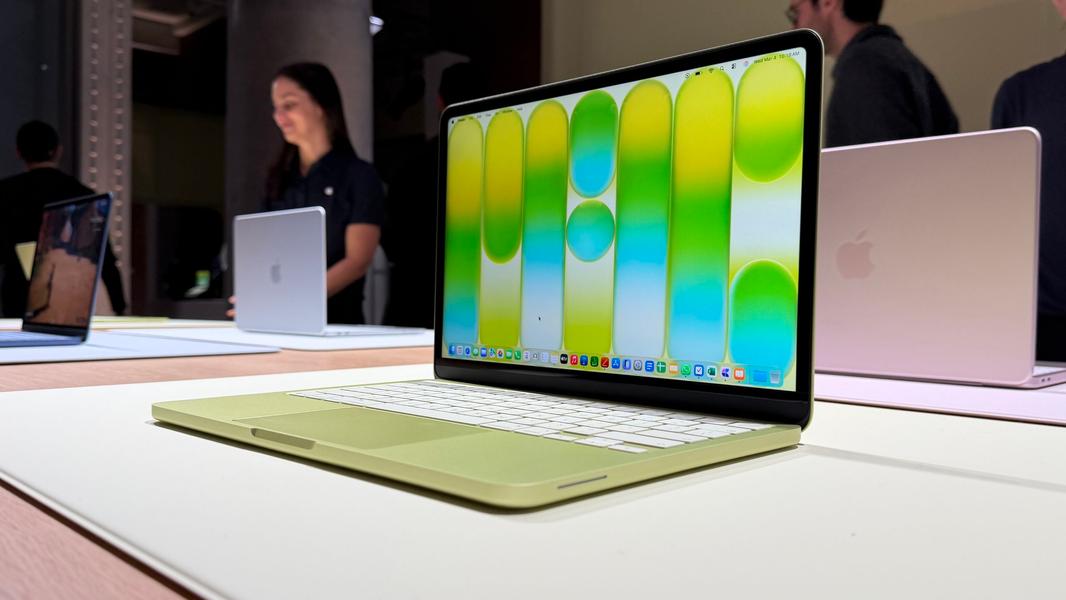 Ажиотажный спрос на MacBook Neo вынудил Apple увеличить объемы производства и повысить прогнозы продаж