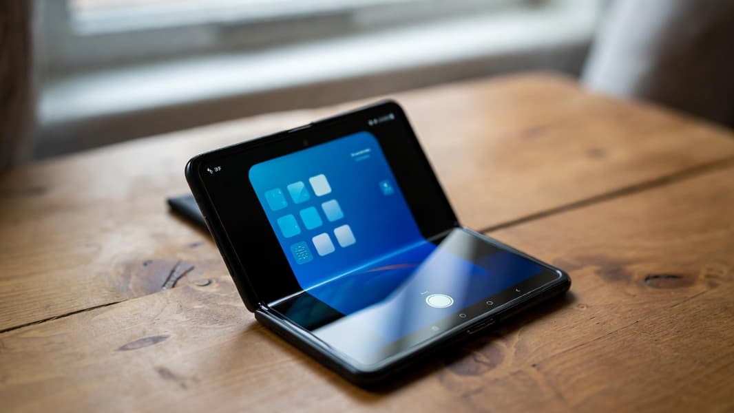 Инсайдер раскрыл характеристики складного смартфона с чипом Dimensity 9500 и камерой 200 Мп