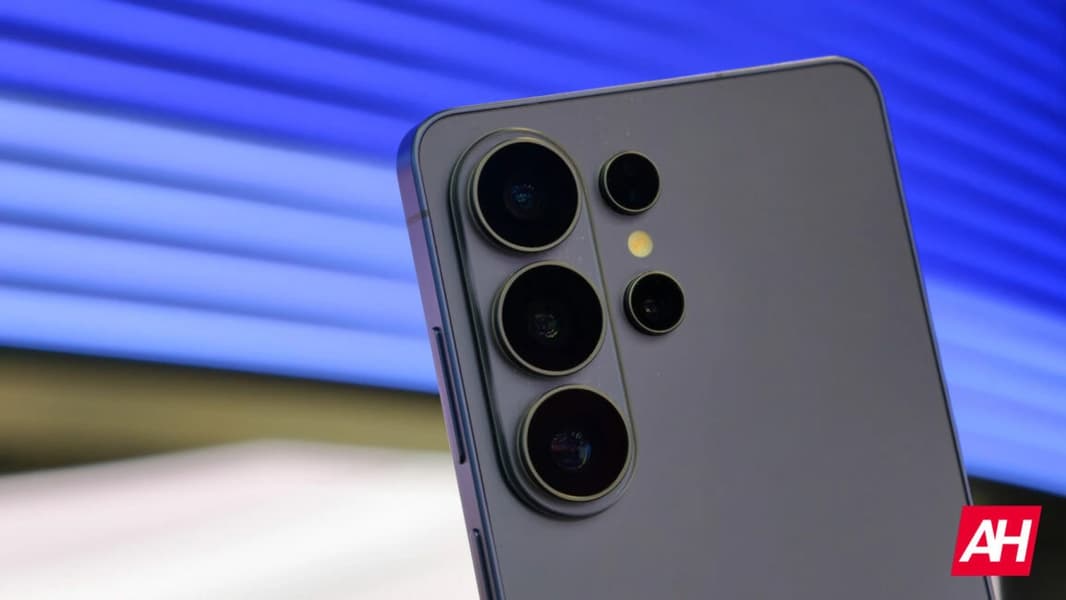 Камера Samsung Galaxy S27 Pro может оказаться лучше, чем у S27 Ultra в некоторых аспектах Камера Samsung Galaxy S27 Pro может оказаться лучше, чем у S27 Ultra в некоторых аспектах