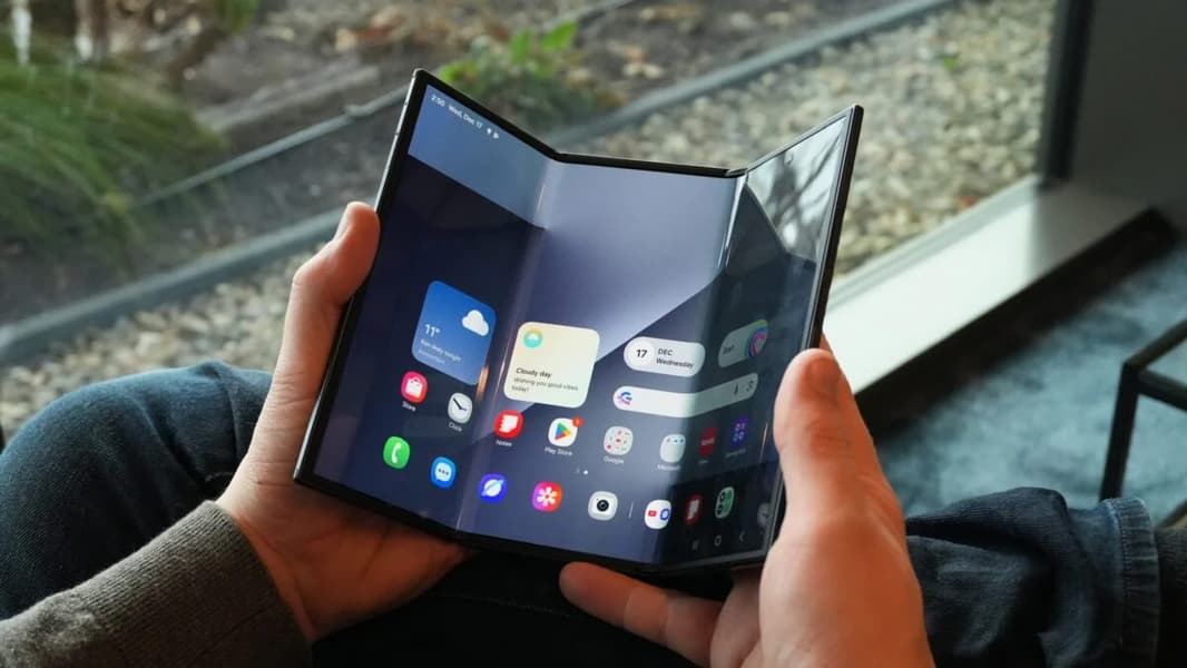 Samsung готовит второе поколение тройного складного смартфона Galaxy Z TriFold