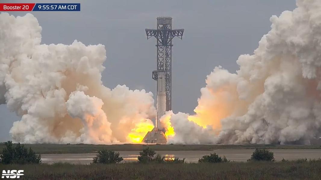 SpaceX выполнила 15-секундный статический прожиг Booster 20 перед 13-м полетом Starship SpaceX выполнила 15-секундный статический прожиг Booster 20 перед 13-м полетом Starship