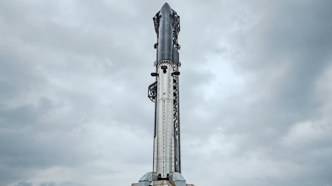 SpaceX впервые собрала Starship V3 на стартовой площадке: ракета нового поколения готовится к дебютному полету SpaceX впервые собрала Starship V3 на стартовой площадке: ракета нового поколения готовится к дебютному полету