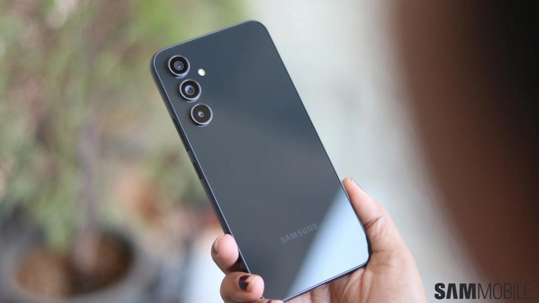 Samsung выпустила июльское обновление для смартфонов Galaxy A54, A33, A26 и A15