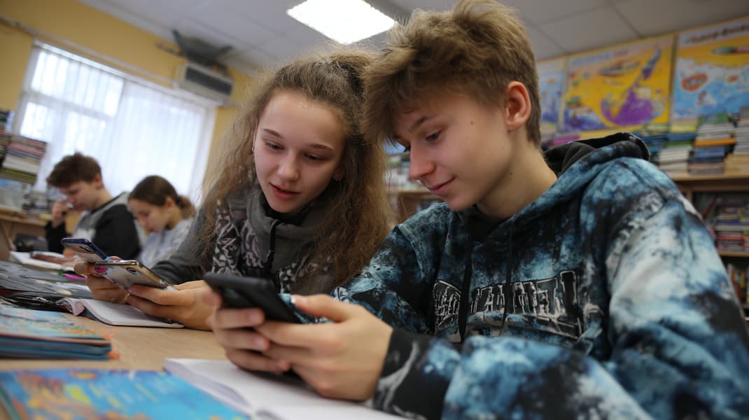 Готовимся к экзаменам с «Алисой»: как Яндекс поможет решить любую задачу Готовимся к экзаменам с «Алисой»: как Яндекс поможет решить любую задачу