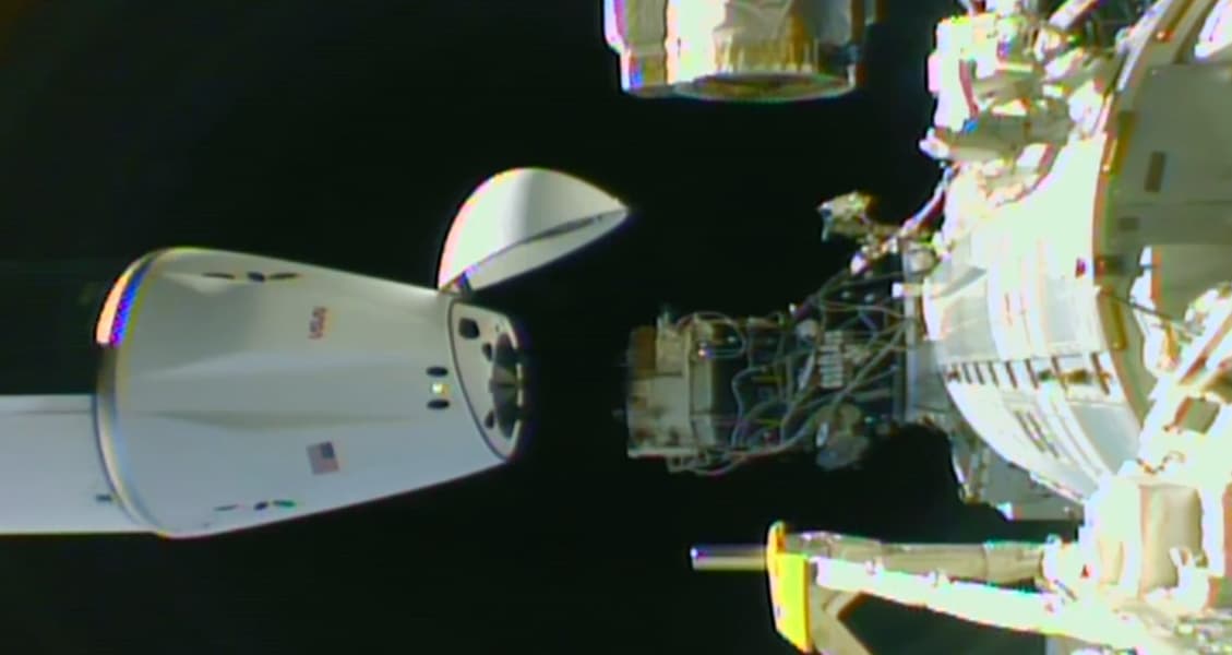 Грузовой корабль Cargo Dragon возвращается на Землю с ценным грузом из космоса Грузовой корабль Cargo Dragon возвращается на Землю с ценным грузом из космоса