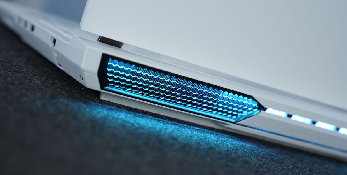 Игровой ноутбук Honor с шестью вентиляторами: первые фото и схема охлаждения Игровой ноутбук Honor с шестью вентиляторами: первые фото и схема охлаждения