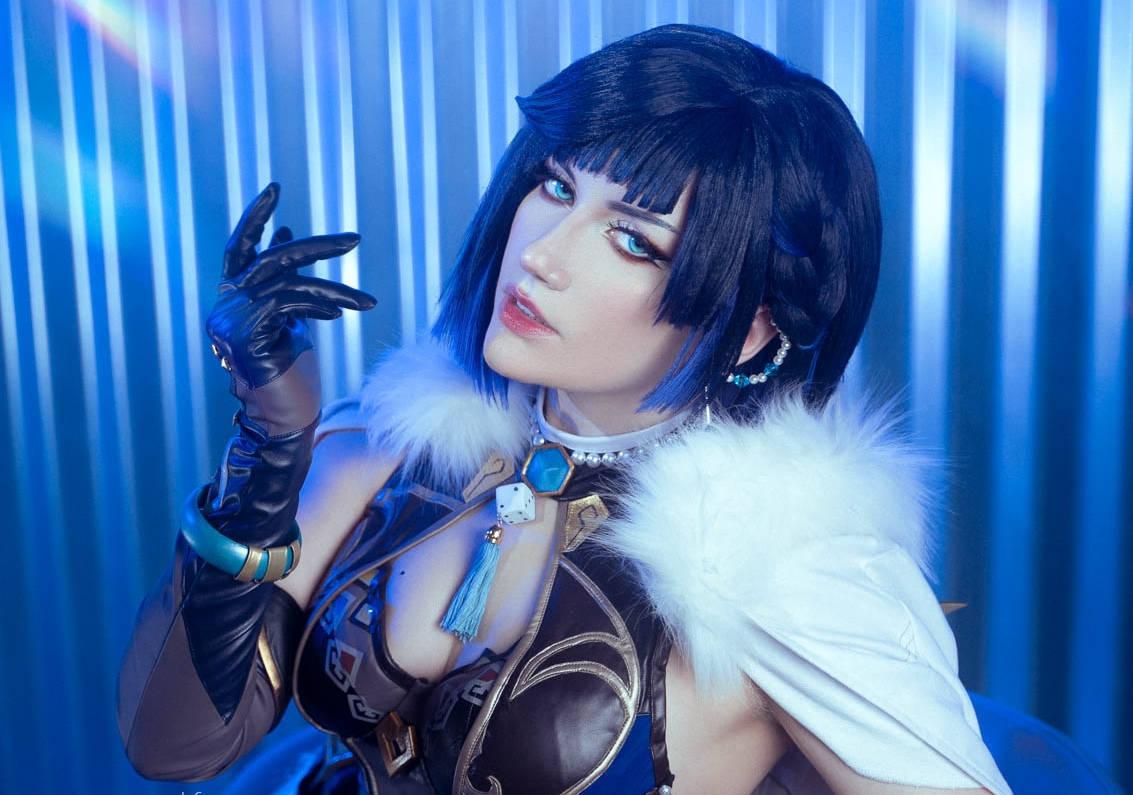 Orchid of the Valley: Model Shows Off Yelan Cosplay from Genshin Impact