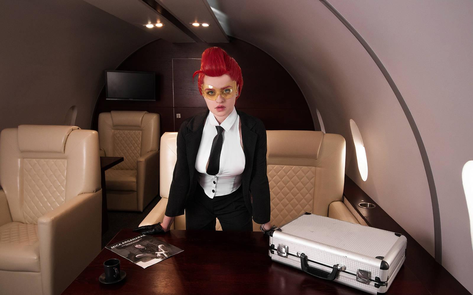 Secret Agent: Female Cosplayer Brings Classic Viper from the Street Fighter Series to Life