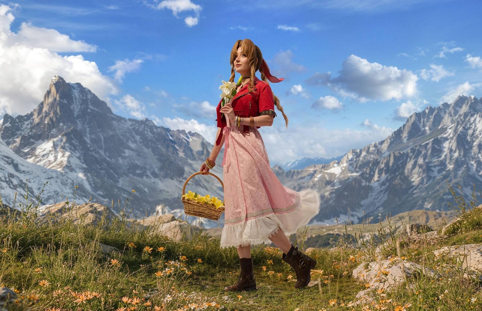 Midgar Flower Girl: Cosplayer Becomes Aerith Gainsborough from Final Fantasy VII