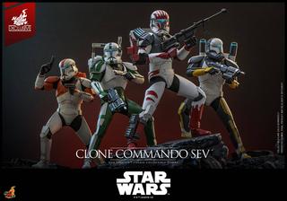Права на изображения принадлежат Lucasfilm и Hot Toys