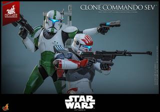 Права на изображения принадлежат Lucasfilm и Hot Toys