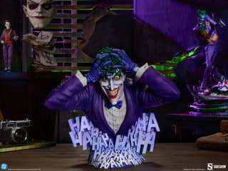  Права на изображения принадлежат DC, Warner Bros. Entertainment Inc. и Sideshow Collectibles 
