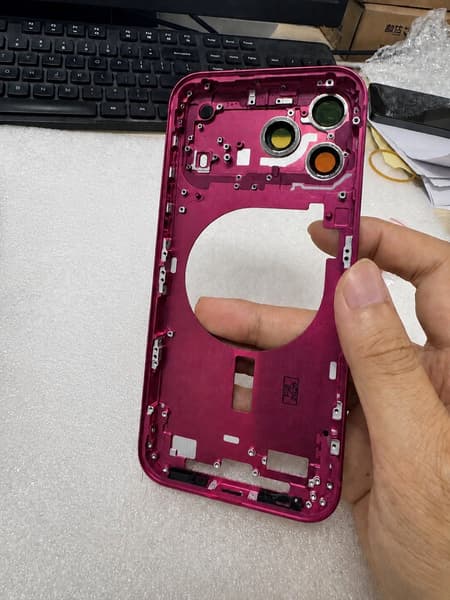 Живые фото iPhone 18 Pro и Pro Max в новых расцветках