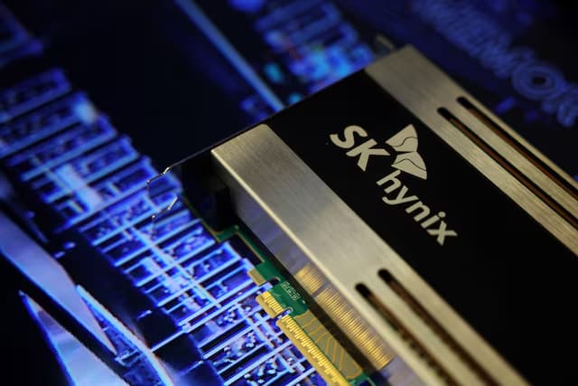 Капитализация SK Hynix достигла трлн: цена компании выросла в 10 раз за 16 месяцев благодаря ажиотажному спросу на память Капитализация SK Hynix достигла трлн: цена компании выросла в 10 раз за 16 месяцев благодаря ажиотажному спросу на память