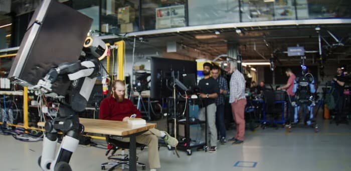 Boston Dynamics обучила робота Atlas переносить тяжести: гуманоид продемонстрировал навыки погрузки бытовой техники Boston Dynamics обучила робота Atlas переносить тяжести: гуманоид продемонстрировал навыки погрузки бытовой техники