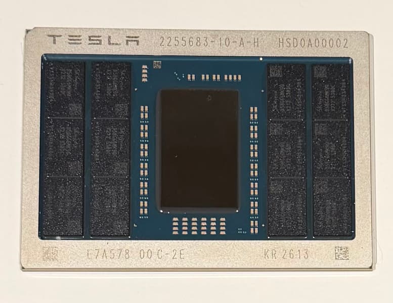 Илон Маск представил «сердце» новых Tesla и роботов Optimus — чип AI5 Илон Маск представил «сердце» новых Tesla и роботов Optimus — чип AI5