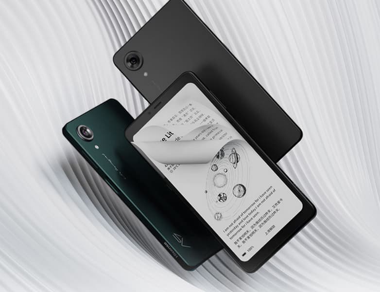 Hisense триумфально возвращается: представлен уникальный смартфон с редким E-Ink экраном для чтения