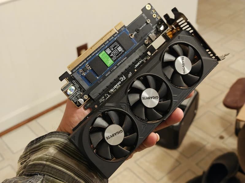 Адаптер для одновременного подключения видеокарты и двух SSD в один слот PCIe Адаптер для одновременного подключения видеокарты и двух SSD в один слот PCIe