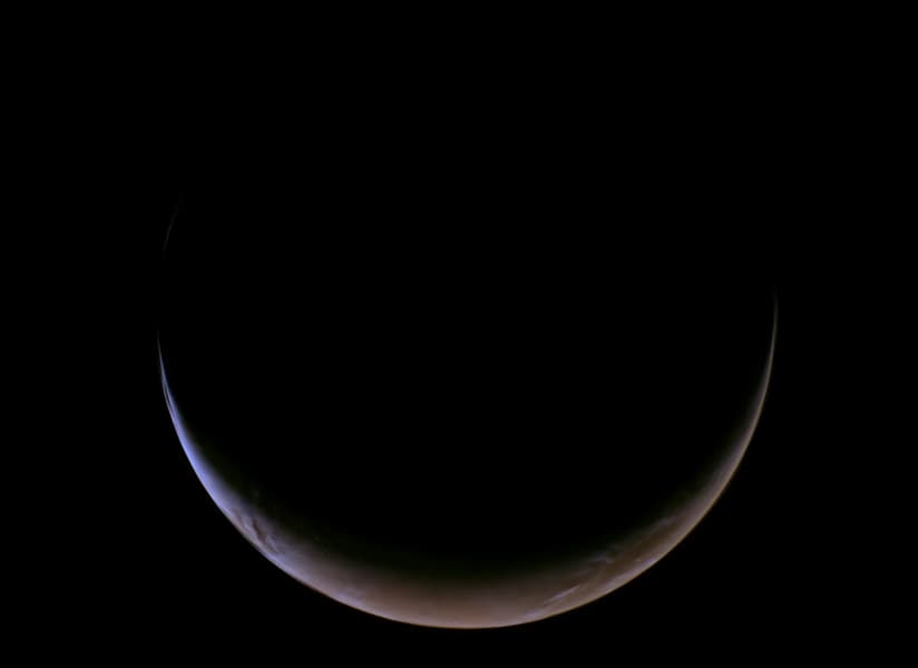 NASA: зонд Psyche успешно преодолел Марс на пути к металлическому астероиду и передал тысячи снимков