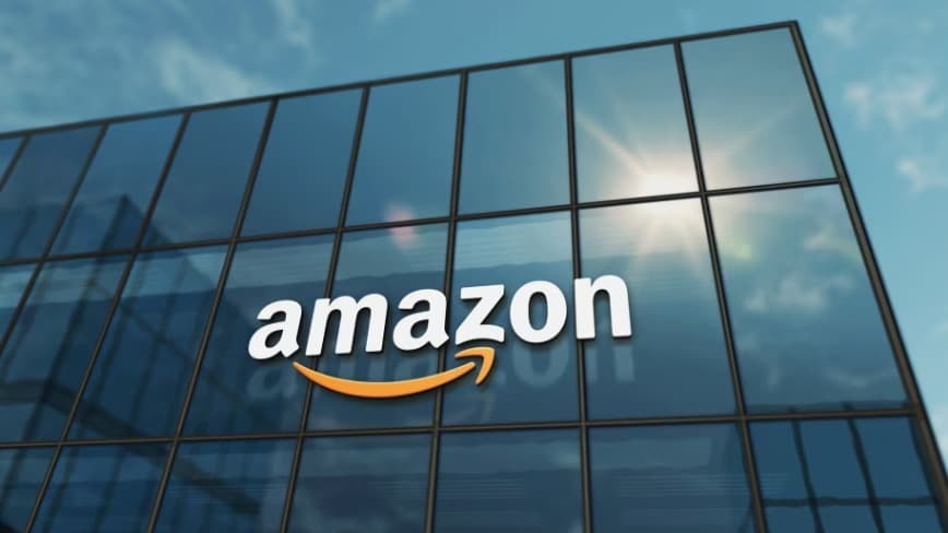 Акции Amazon подскочили более чем на 12% на фоне сильных результатов AWS и снижения опасений по поводу затрат на ИИ