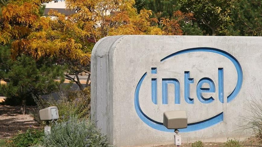 Intel продемонстрировала рекордную за 15 лет выручку, но инвесторы обвалили акции
