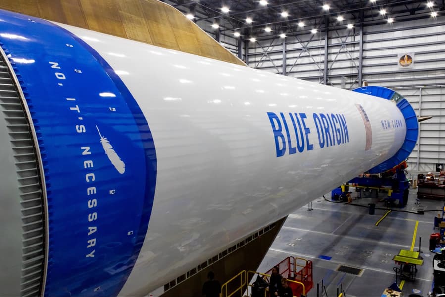 Первая ракета New Glenn компании Blue Origin готовится к запуску 48 спутников Amazon Leo Первая ракета New Glenn компании Blue Origin готовится к запуску 48 спутников Amazon Leo