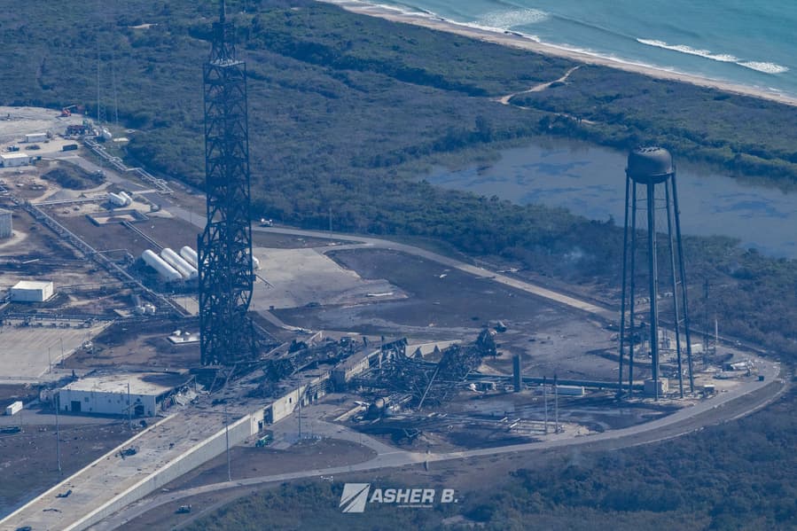 Последствия взрыва New Glenn: опубликованы кадры разрушенного стартового комплекса Последствия взрыва New Glenn: опубликованы кадры разрушенного стартового комплекса