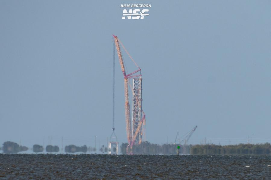 На мысе Канаверал собирают первую башню Mechazilla для Starship: установлен самый мощный в мире кран и шесть секций конструкции На мысе Канаверал собирают первую башню Mechazilla для Starship: установлен самый мощный в мире кран и шесть секций конструкции