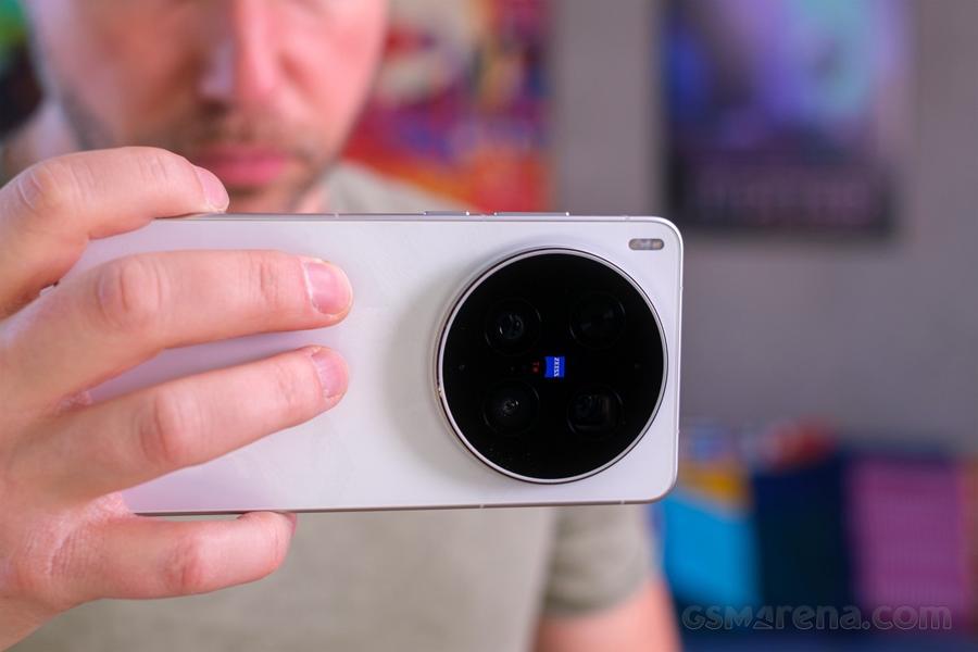 Vivo объявила о начале глобальных продаж смартфонов X300 Ultra и X300 FE