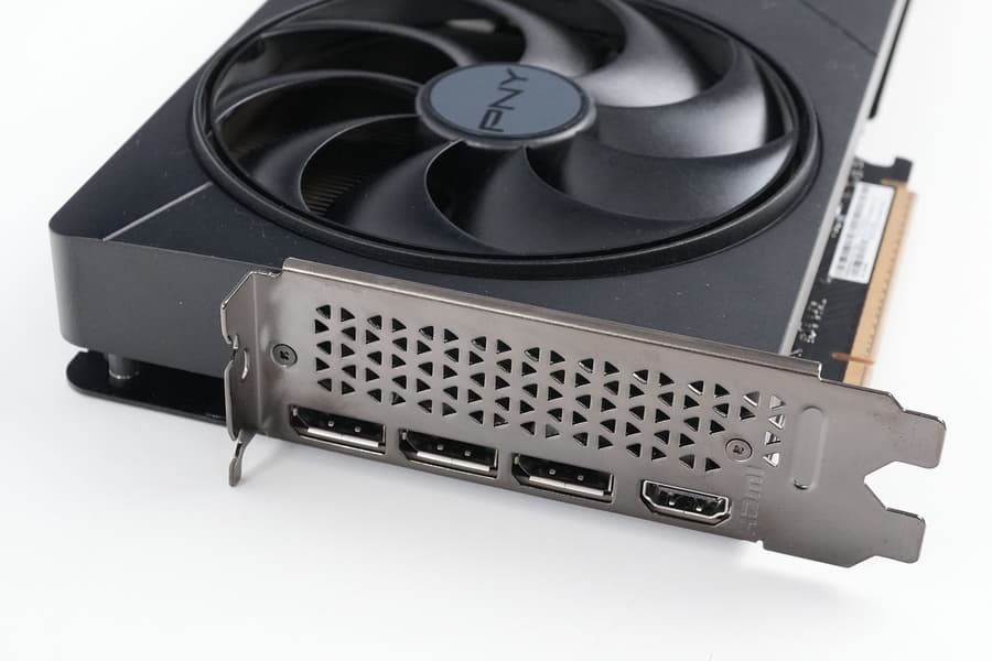 Обзор PNY RTX 5080 Slim: единственная двухслотовая нереференсная видеокарта на рынке — тесты шума и температур Обзор PNY RTX 5080 Slim: единственная двухслотовая нереференсная видеокарта на рынке — тесты шума и температур