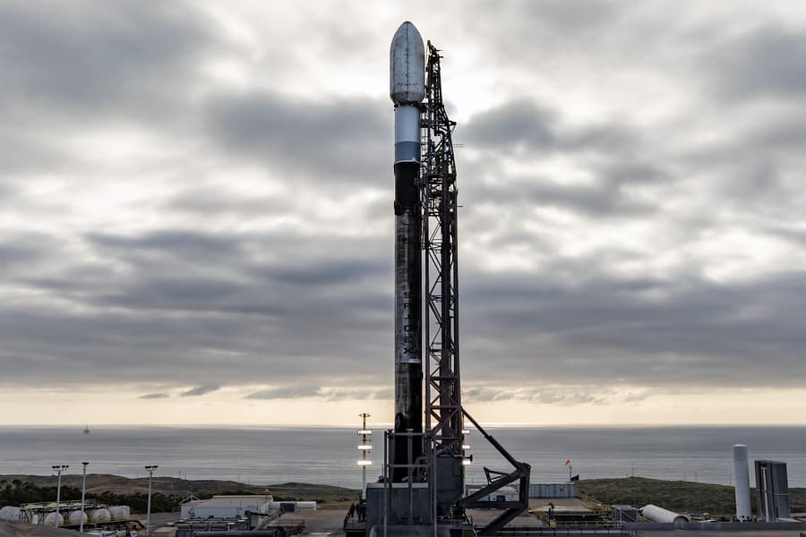 Ключевой 33-й запуск Falcon 9: ракета доставит на орбиту 45 спутников от восьми компаний Ключевой 33-й запуск Falcon 9: ракета доставит на орбиту 45 спутников от восьми компаний