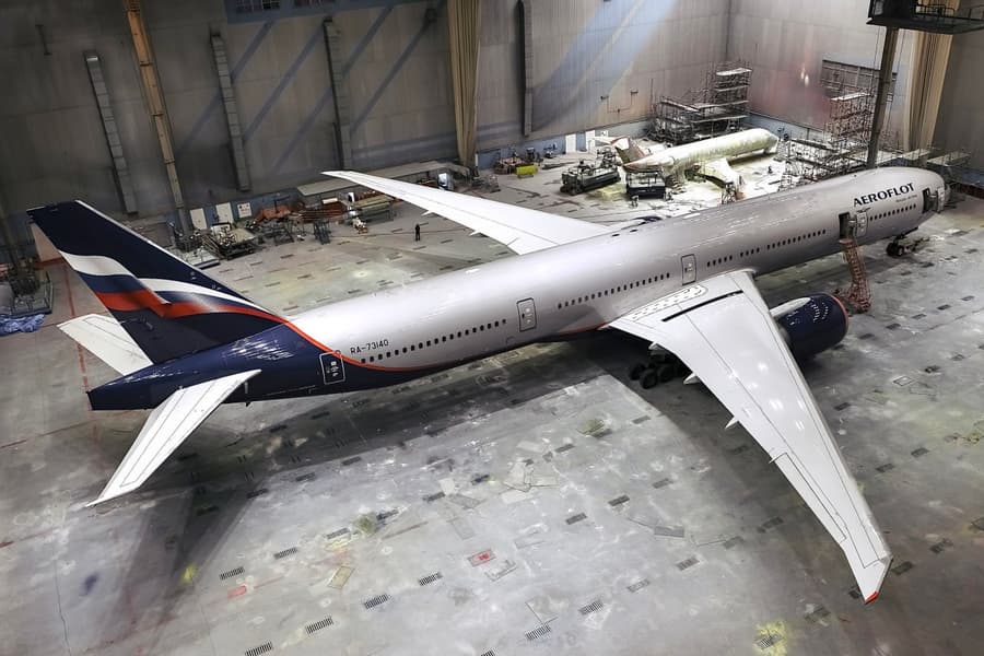 «Аэрофлот» впервые выполнил покраску Boeing 777 на территории России «Аэрофлот» впервые выполнил покраску Boeing 777 на территории России
