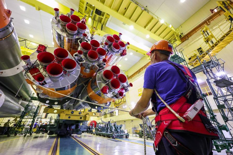 На Байконуре завершили сборку ракеты «Союз-2.1а» с кораблем «Союз МС-29» На Байконуре завершили сборку ракеты «Союз-2.1а» с кораблем «Союз МС-29»