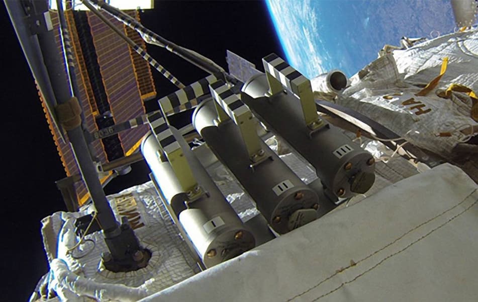 27 мая космонавты выйдут в открытый космос для установки оборудования «Солнце-Терагерц» и сбора образцов с МКС 27 мая космонавты выйдут в открытый космос для установки оборудования «Солнце-Терагерц» и сбора образцов с МКС