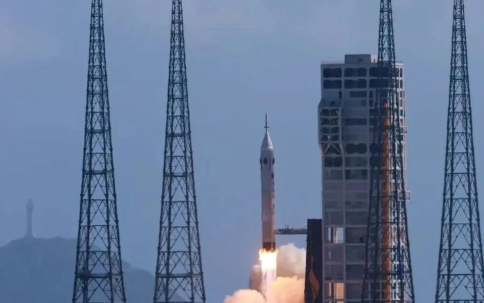 Китайская ракета Long March 10B готовится к дебютному запуску в конце апреля