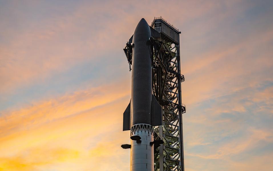 Несостоявшийся титан: SpaceX представила огромный Starship на фоне заката Несостоявшийся титан: SpaceX представила огромный Starship на фоне заката