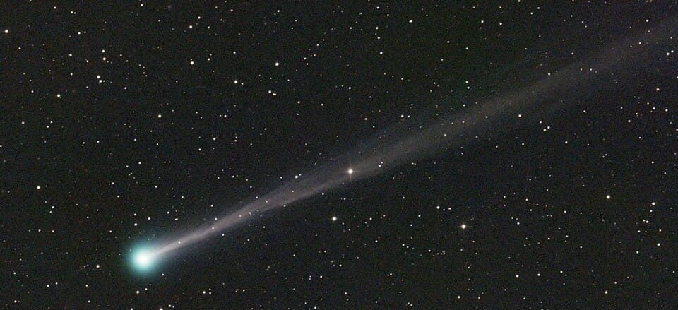 Над горизонтом взошла яркая комета C/2025 R3: как увидеть ее до рассвета Над горизонтом взошла яркая комета C/2025 R3: как увидеть ее до рассвета