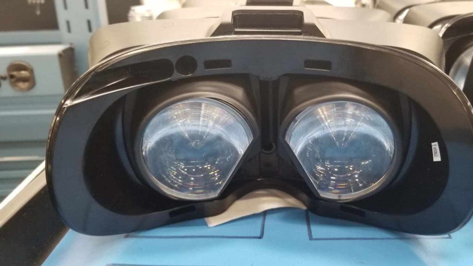 Компания Valve разрабатывает собственную гарнитуру виртуальной реальности и игру Half-Life VR для неё