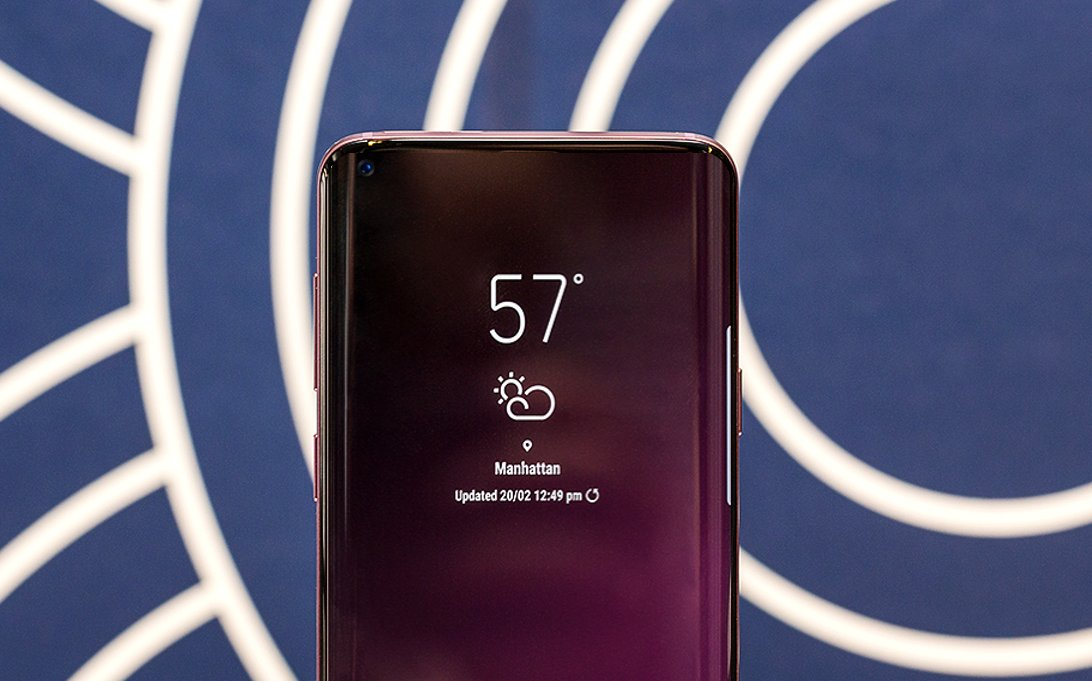 Дырявый дисплей Samsung Galaxy S10 изготовлен по технологии Hall In Active Area Дырявый дисплей Samsung Galaxy S10 изготовлен по технологии Hall In Active Area