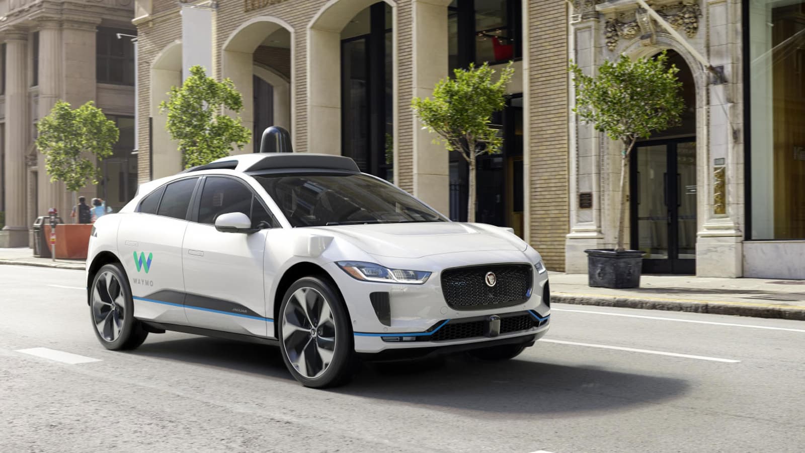 Беспилотный автомобиль Waymo попал в аварию из-за того, что водитель взял управление на себя