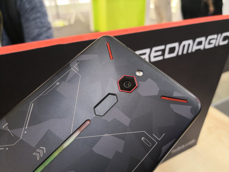 Xiaomi Black Shark Helo уступил по производительности новому игровому смартфону Nubia Red Magic Mars